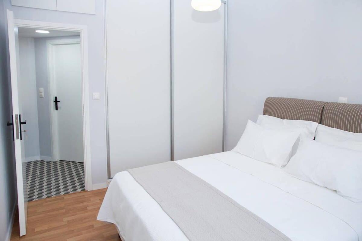 Fully Renovated, Modern Beauty In Central Athens! エクステリア 写真