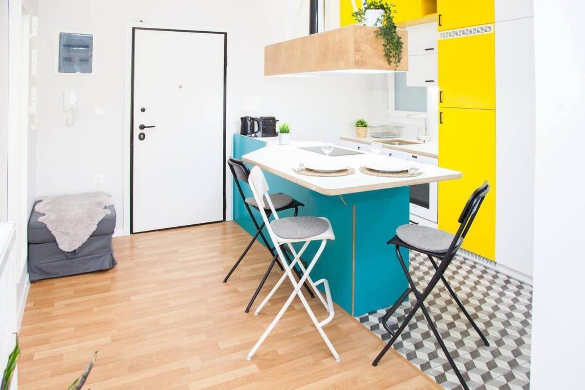 Fully Renovated, Modern Beauty In Central Athens! エクステリア 写真