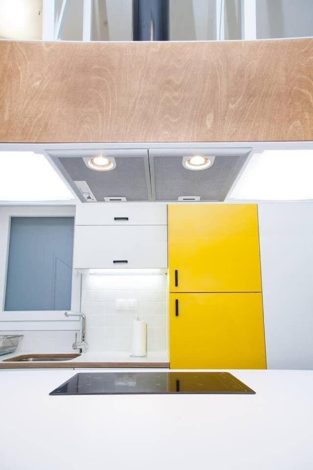 Fully Renovated, Modern Beauty In Central Athens! エクステリア 写真