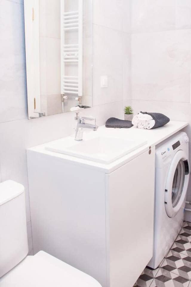 Fully Renovated, Modern Beauty In Central Athens! エクステリア 写真