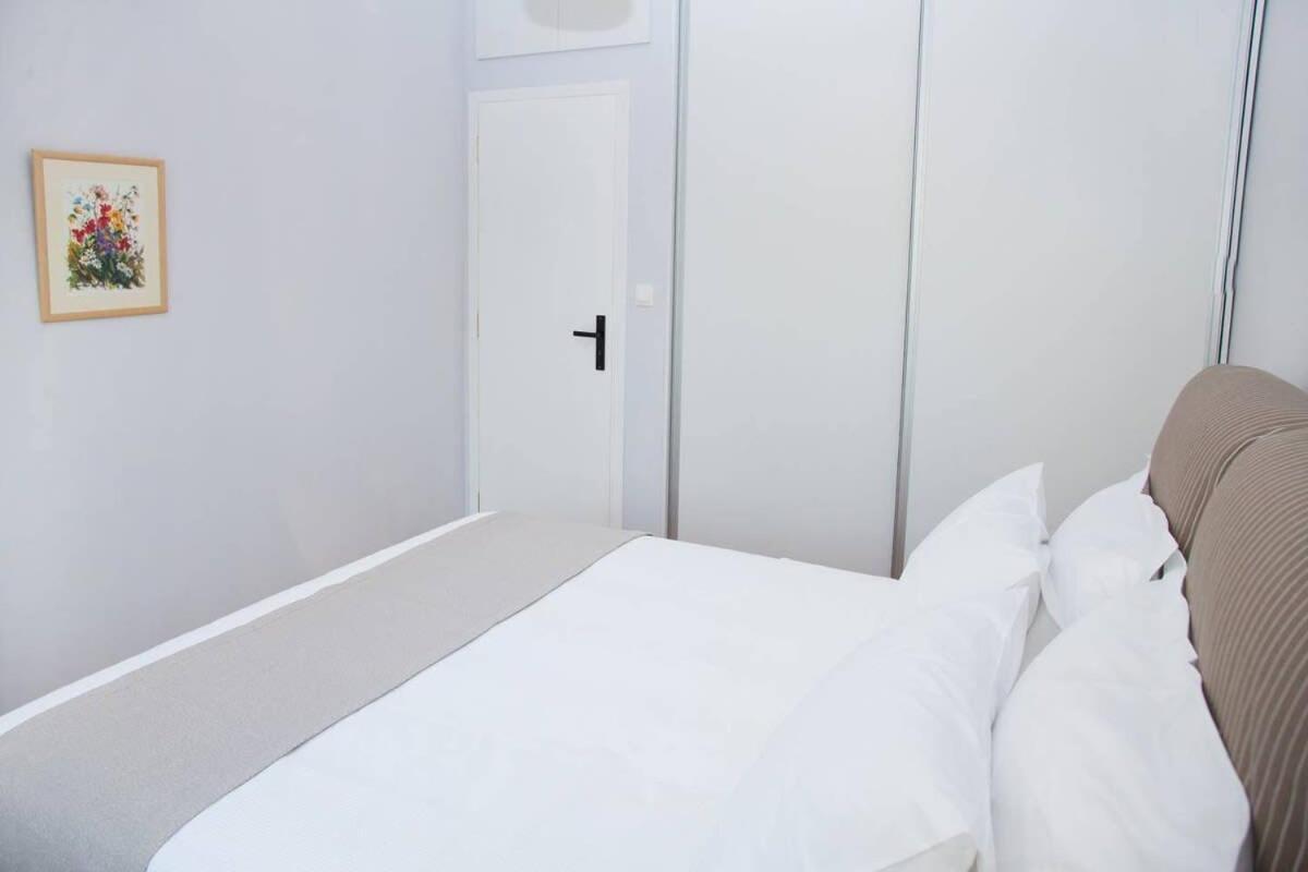 Fully Renovated, Modern Beauty In Central Athens! エクステリア 写真