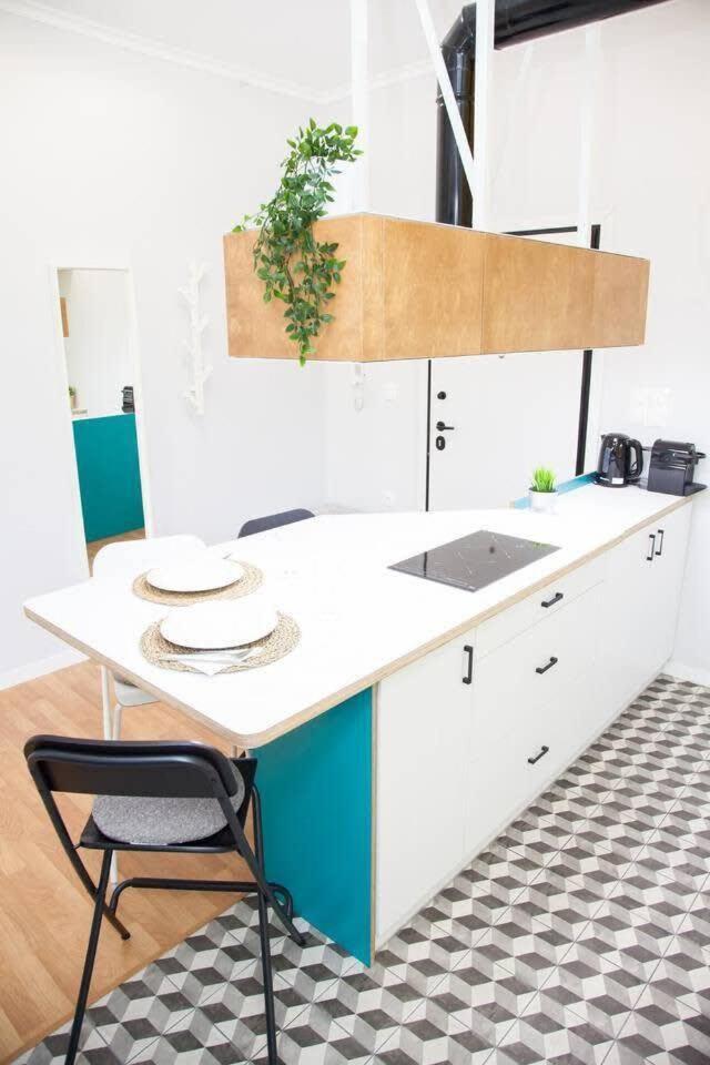 Fully Renovated, Modern Beauty In Central Athens! エクステリア 写真