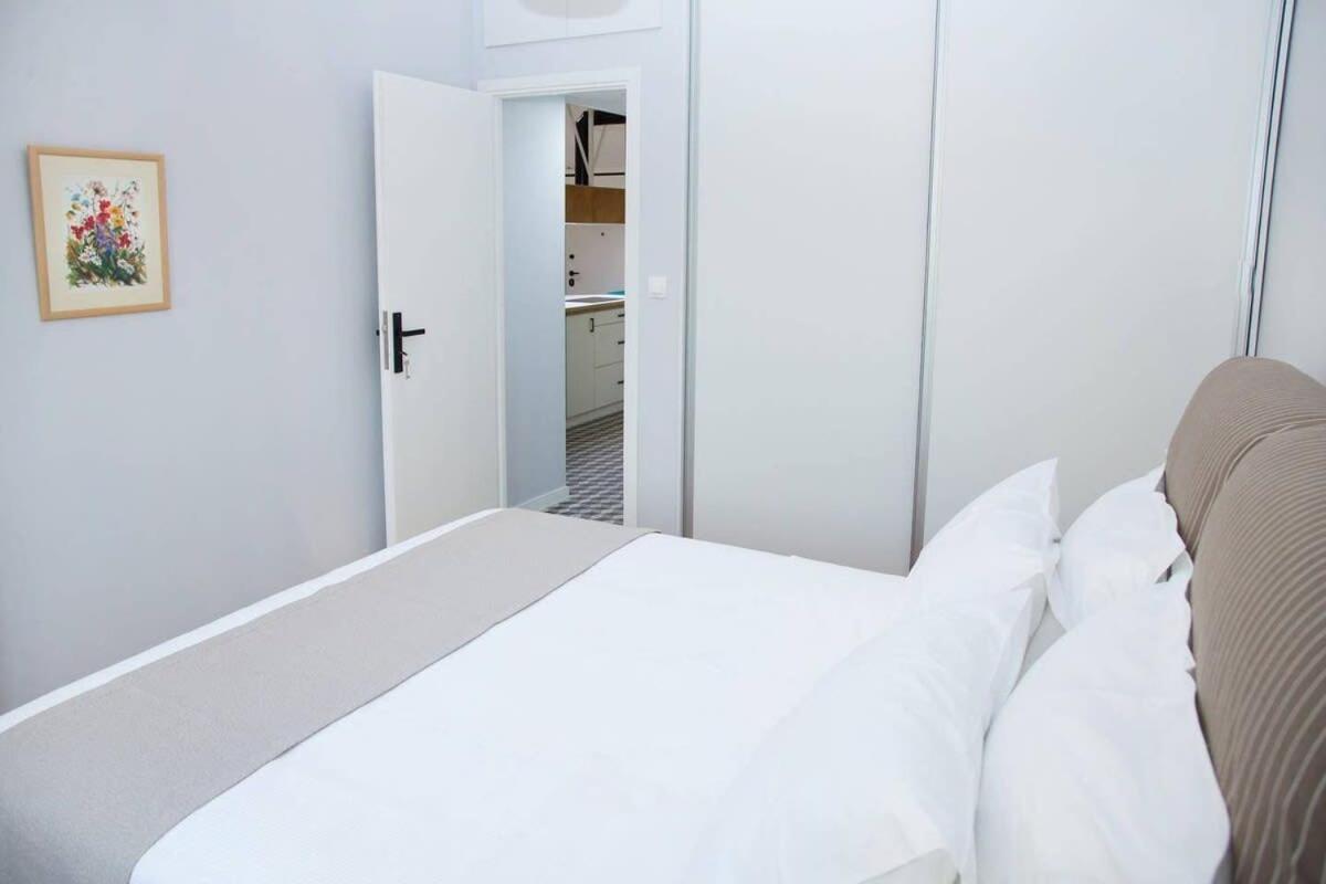 Fully Renovated, Modern Beauty In Central Athens! エクステリア 写真
