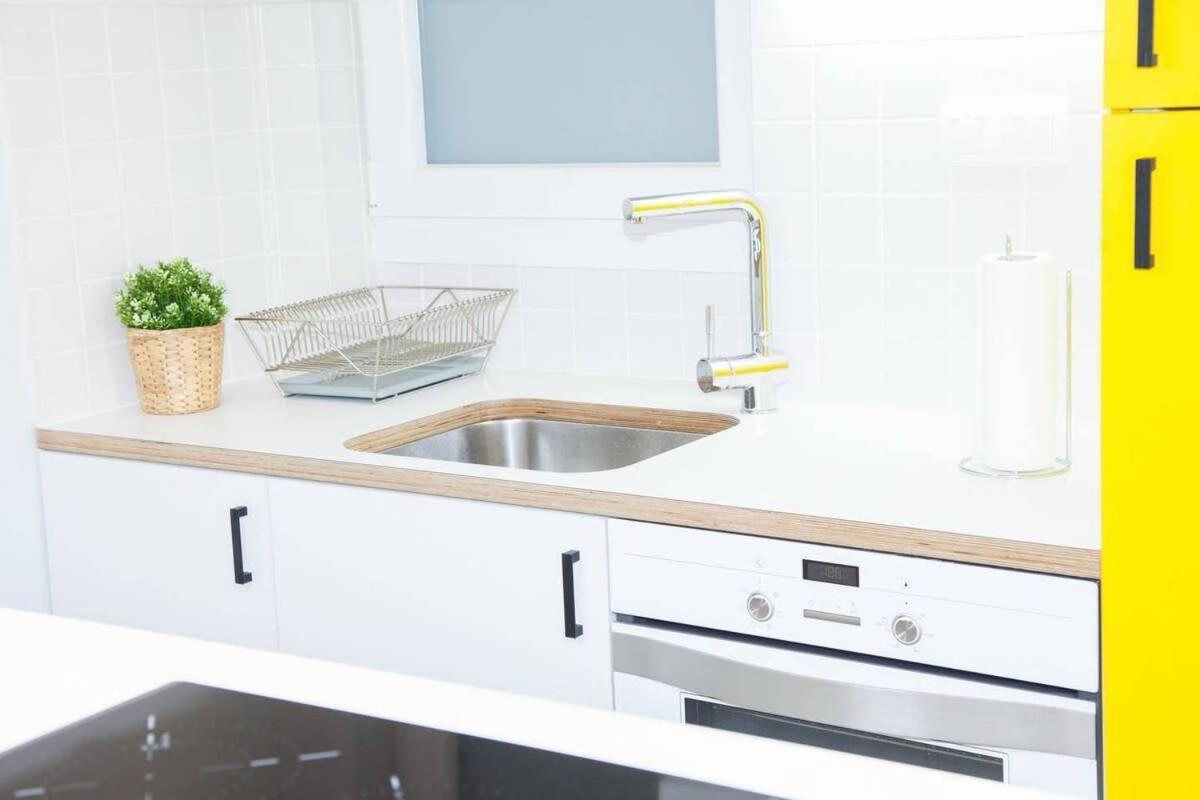Fully Renovated, Modern Beauty In Central Athens! エクステリア 写真